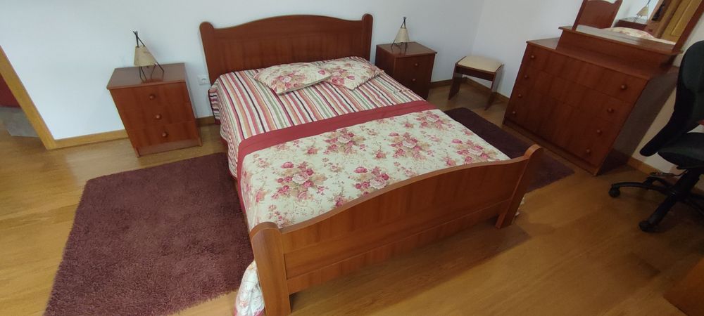 Mobília de quarto completo+ secretaria e cadeira