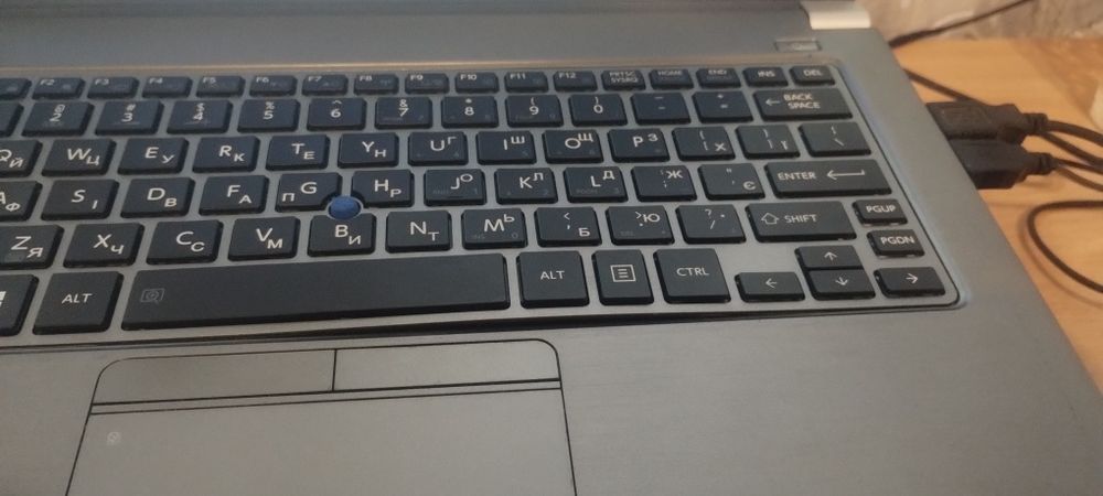 Потужний  ноутбук TOSHIBA Intel core I7 6 поколінняDDR3 8 GB,SSD 256