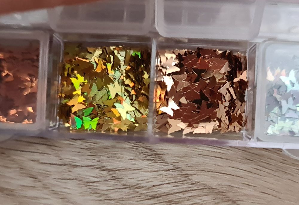 Caixa com borboletas - unhas de gel