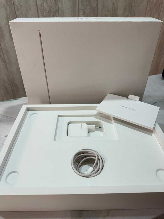 Macbook Air M4 - 15.3P - 16/512GB - LUZ DAS ESTRELAS - GARANTIA