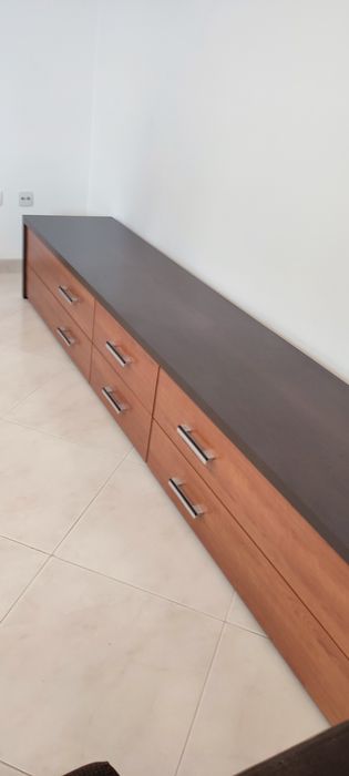 Móvel de TV / Aparador com 6 Gavetas – Muito Bom Estado