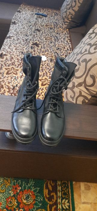 Продам новые демисезонные берцы,размер 44