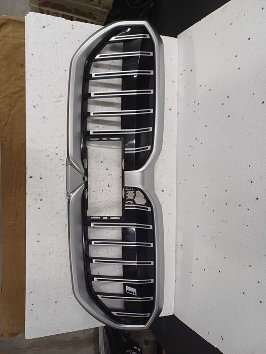 grill bmw 5 g60 g61 model 5a017a9 rok 2023-