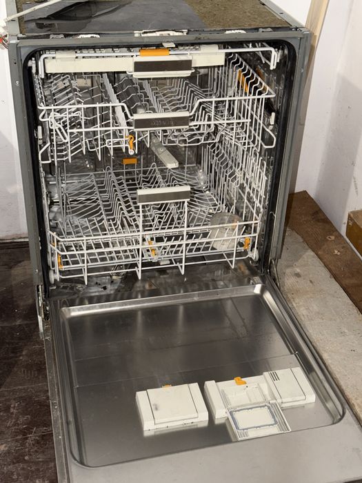 Вбудована посудомийка MIELE 60см