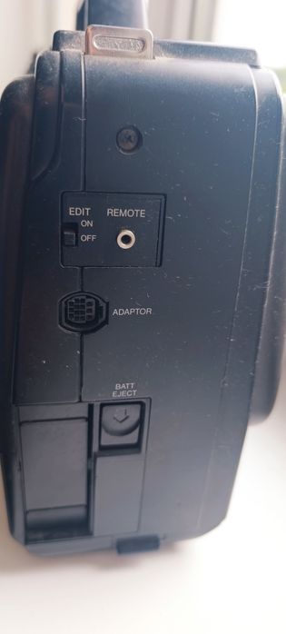 Продам працюючу касетну відеокамеру М7