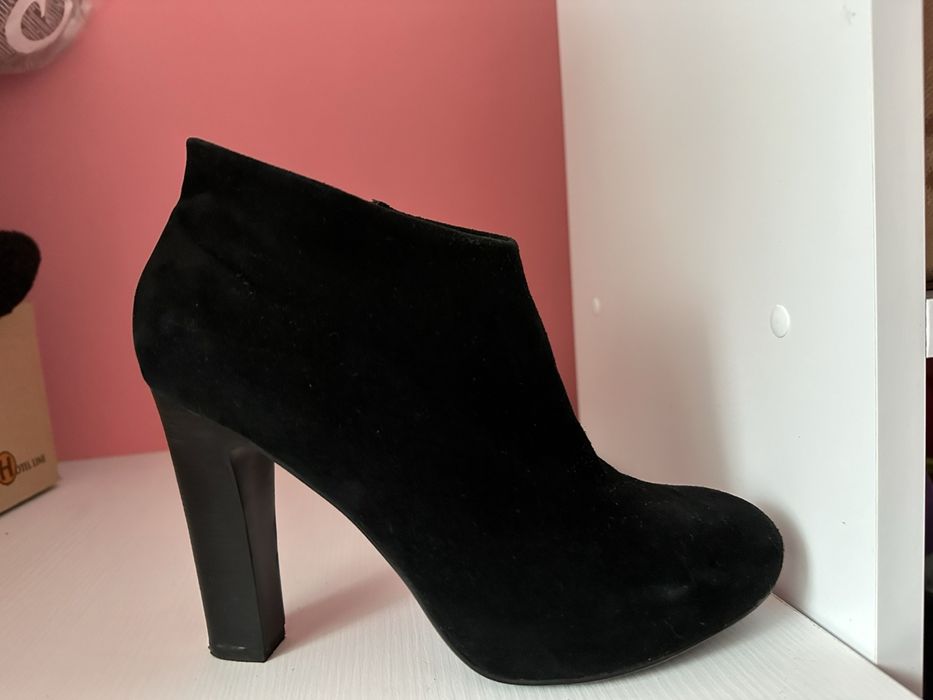 Жіноче замшиве взуття