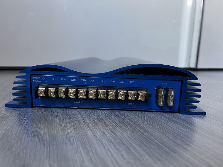Підсилювач звуку  для авто Magnat 440W 4 канали