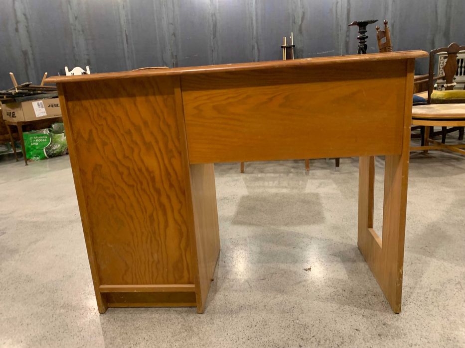 Secretária de Madeira Pinho antiga vintage