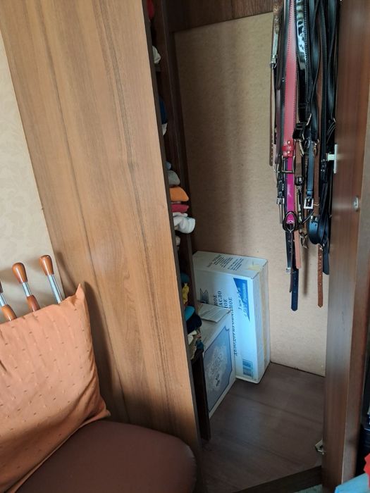 Кутова  шафа  для  спальні