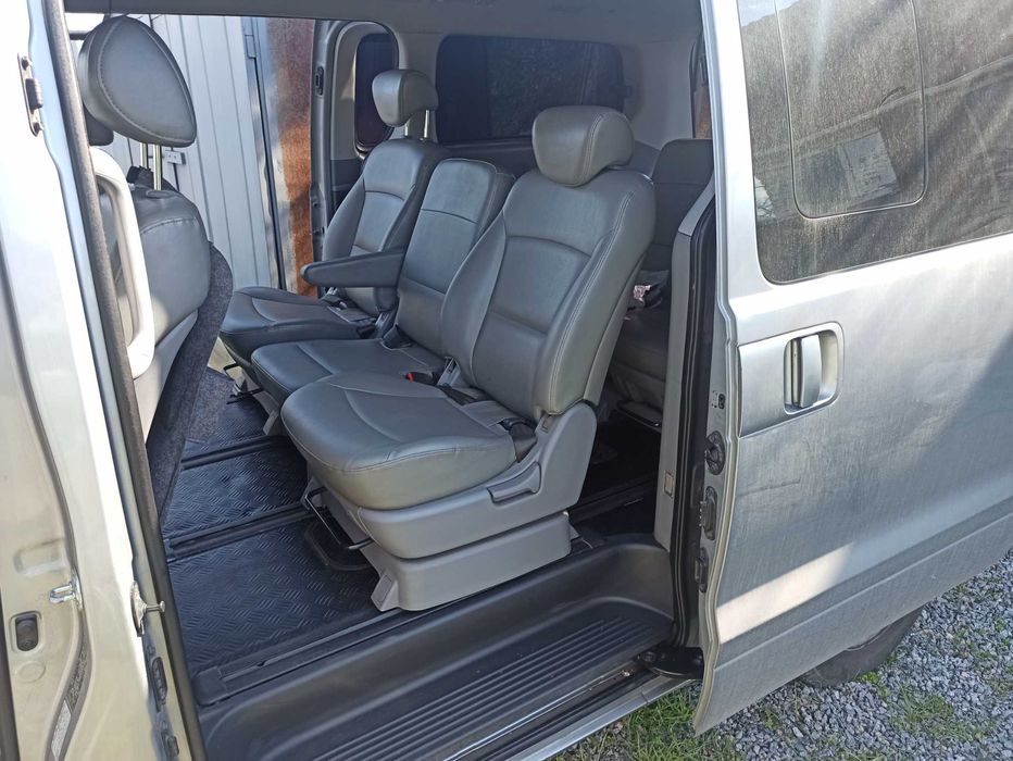 Автомобіль Hyundai Grand Starex 2012 рік