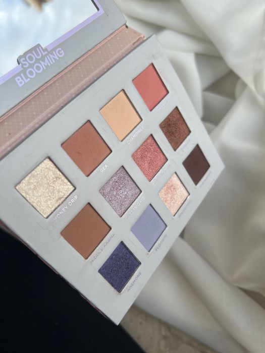 Paleta cieni do makijażu NABLA Soul Blooming Sephora
