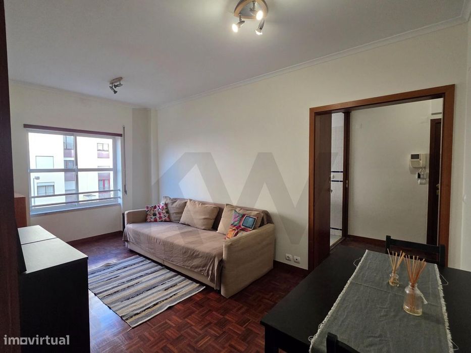 Apartamento T2 para arrendar em Telheiras - Garagem - Arrecadação