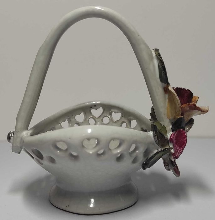 Porcelanowy koszyk koszyczek kosz z porcelany kwiaty kwiatki vintage