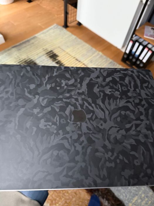 MacBook Pro 16" Gwiezdna Szarość MVVJ2ZE/A