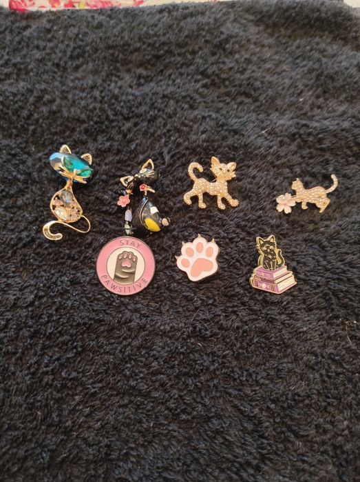 Broche  novo. de gato 6 cm