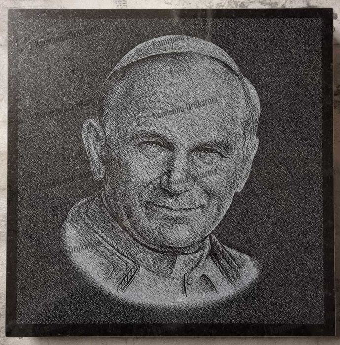 Tablica granitowa 25 cm x 30,5 cm ze zdjęciem (czarno-białe)