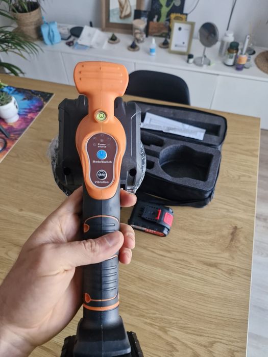 Máquina Vibratória para Assentar Azulejos com Ventosa + 2 Baterias 21V