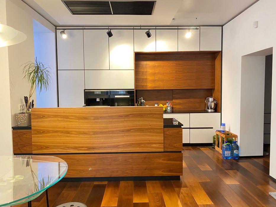 Продаж квартири в будинку по вул. Коновальця 120