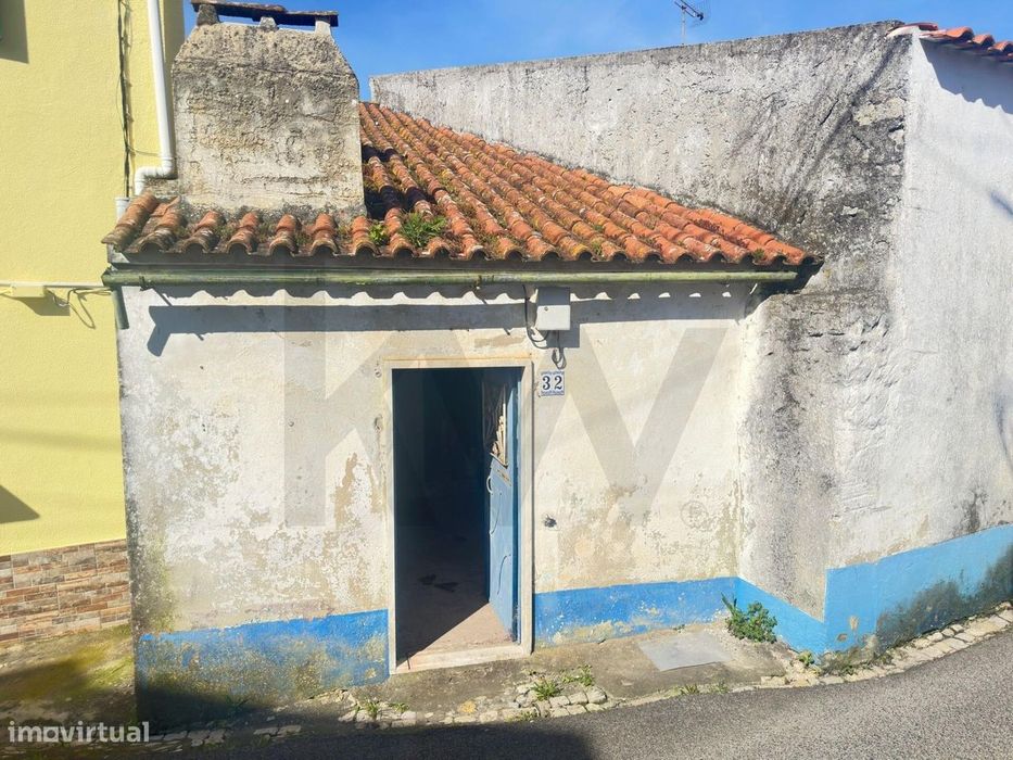 Moradia T2 para investimento | Torre da Besoeira – Loures