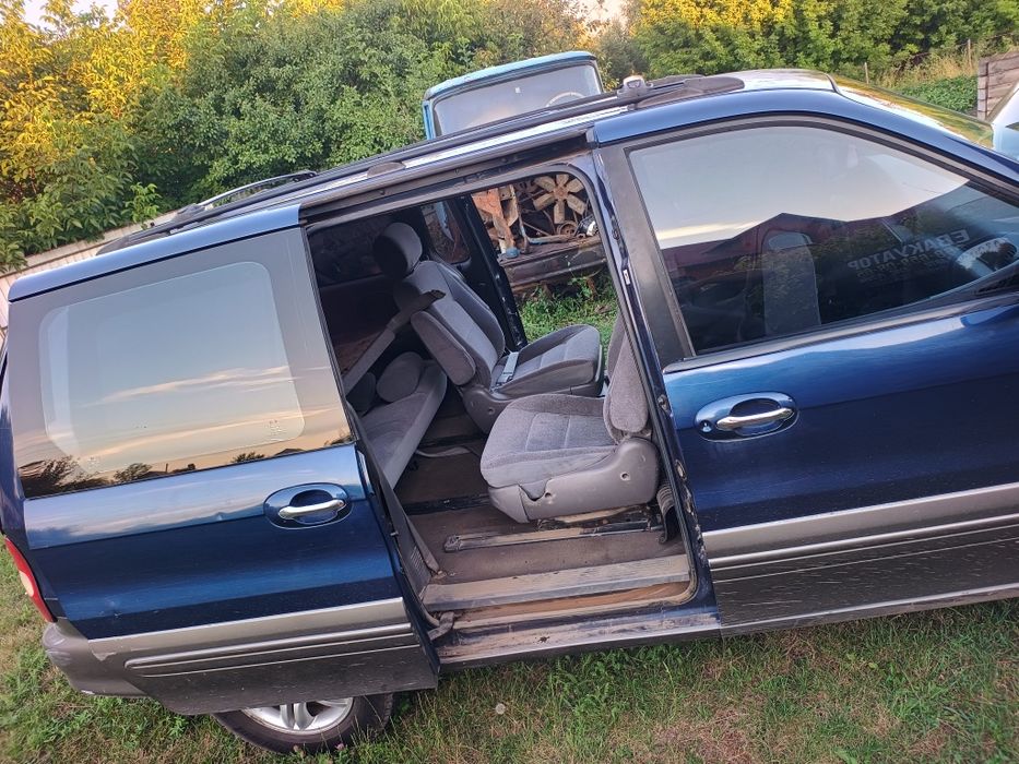 Kia Carnival 2001