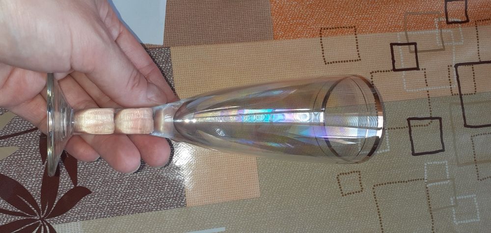 Продам бокалы 17см