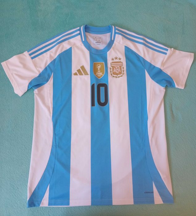 Camiso do messi, usada mas esta em bom estado.