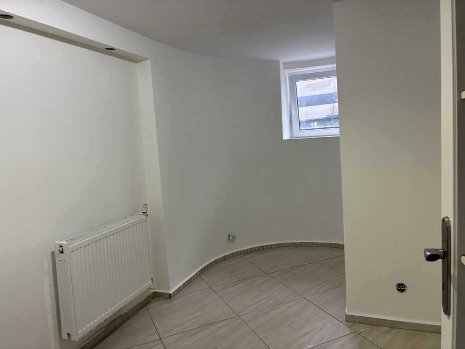 Wynajmę mieszkanie w Suterenie 55m/2 1700zl