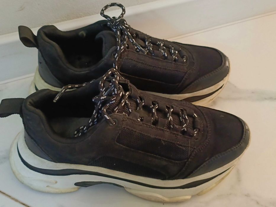 Брендові  кросівки Stradivarius 38 розмір.