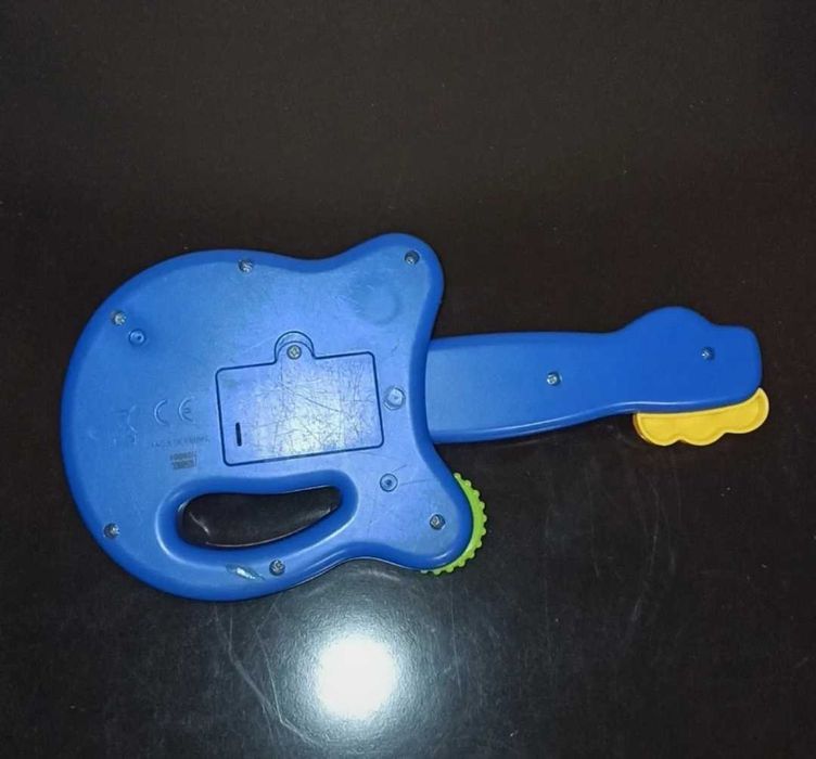 Zabawka interaktywna - gitara