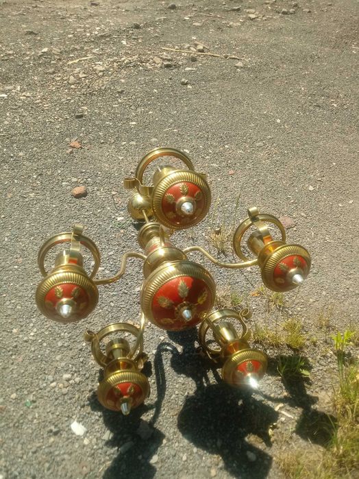 Żyrandole retro z PRL-u plus klosze z epoki