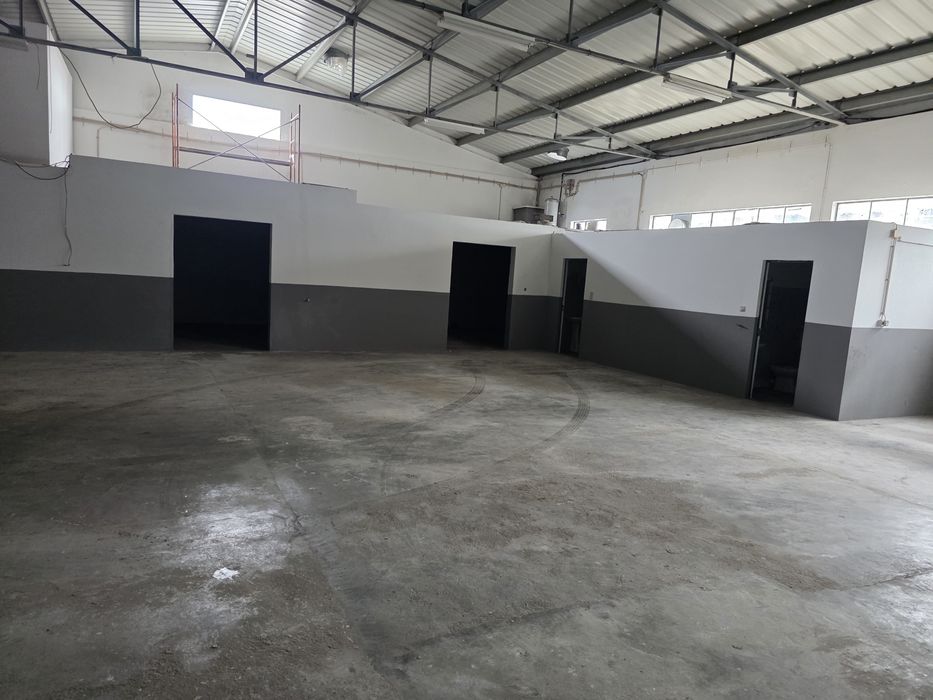 Armazém para Arrendamento - 450m² | Renovado | Excelentes Condições