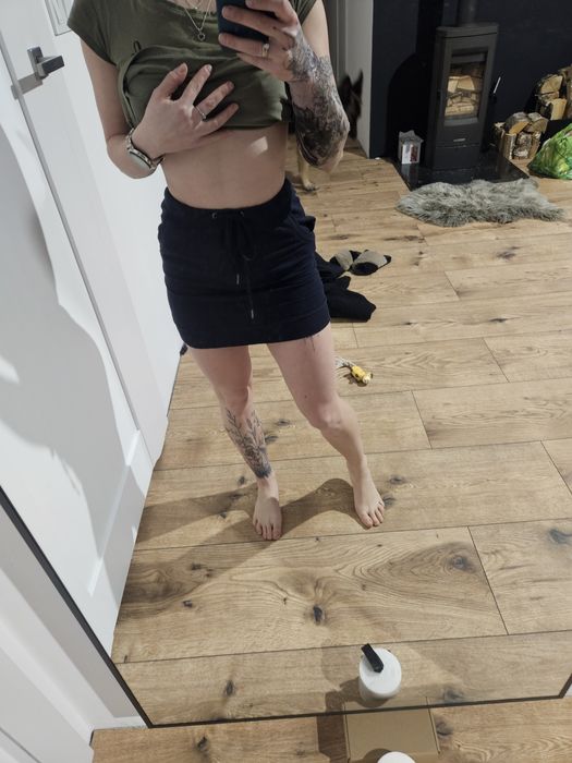 Krótka granatowa spódniczka bershka S