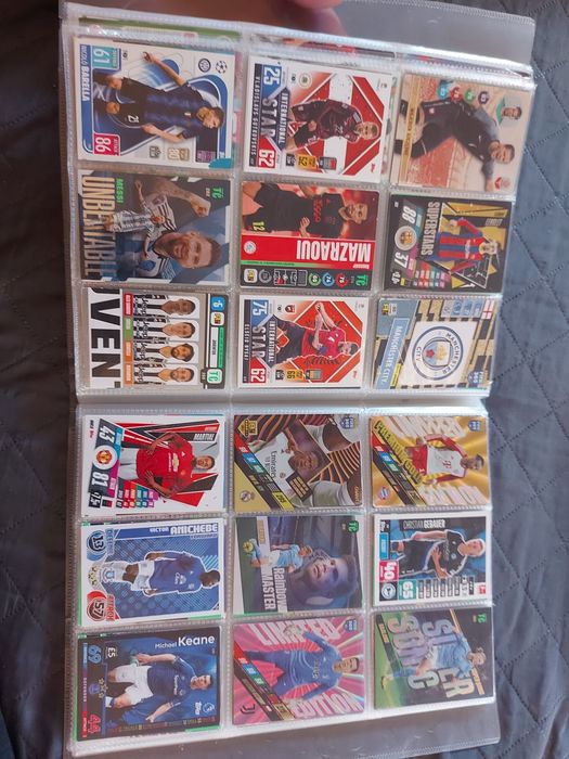 Karty piłkarskie 555 sztuk