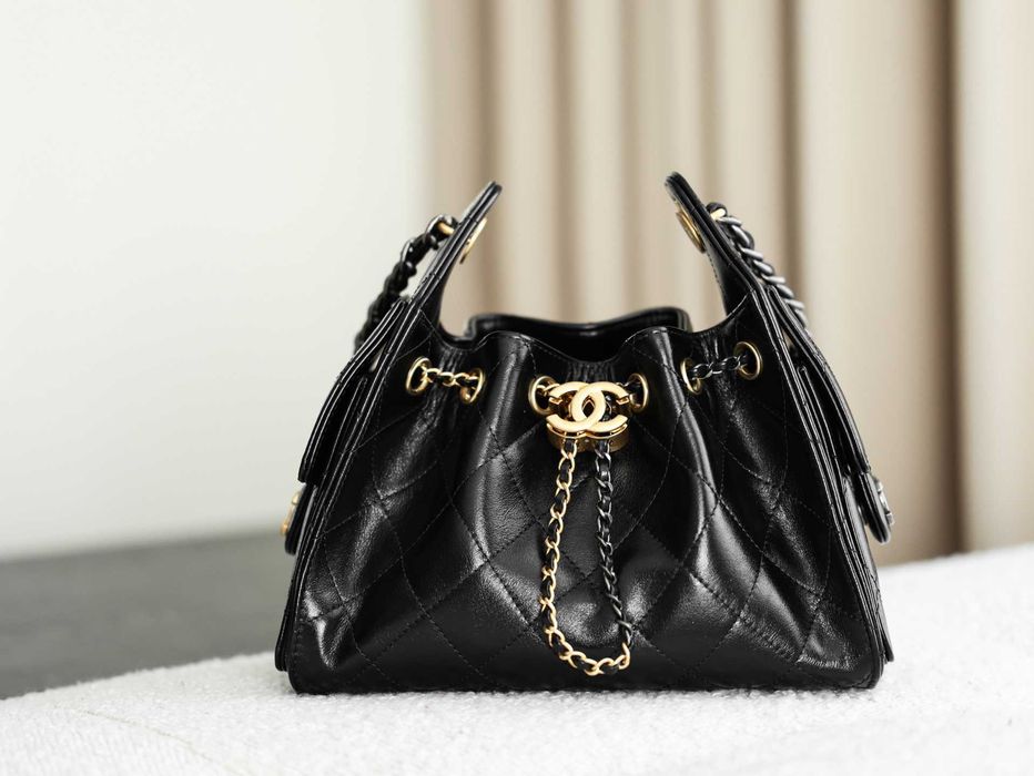 Malas de senhora Chanel