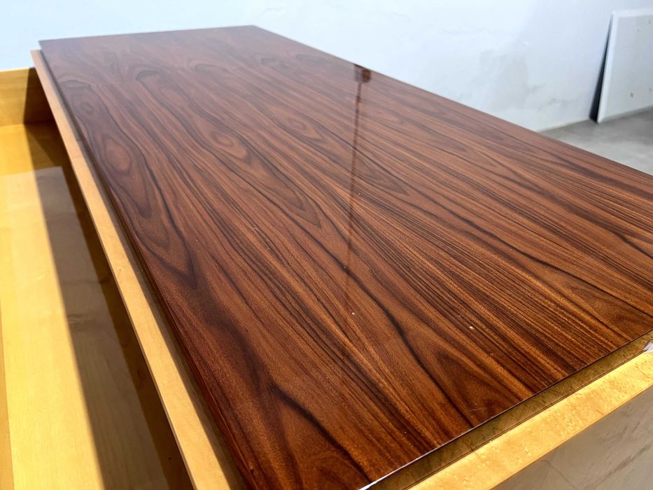 Mobília de Quarto Completa – Cama de Casal com Cabeceira em Pele, Cómoda e Mesa de Cabeceira