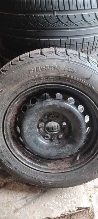 Продам резину 215 65 16