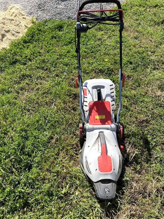 Corta relvas eletricos para arranjo ou peças