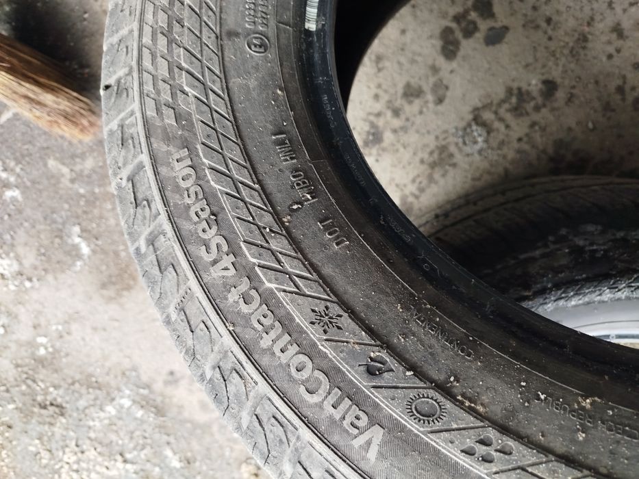 Continental 235/65R16C