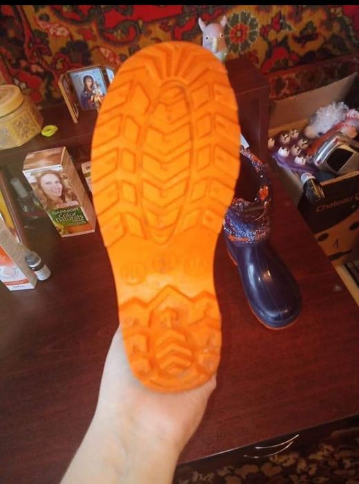 Продам взуття на хлопчика