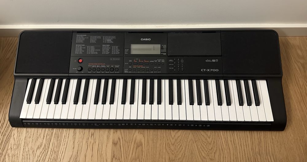 Teclado Casio CT-X700
