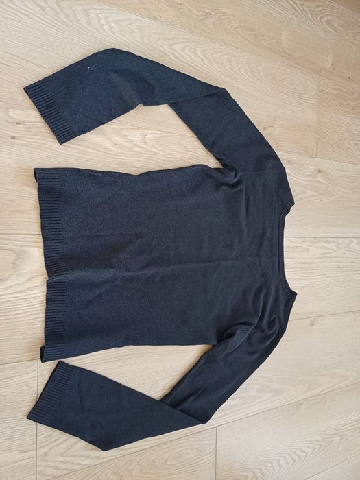 Sweter czarny w serek S