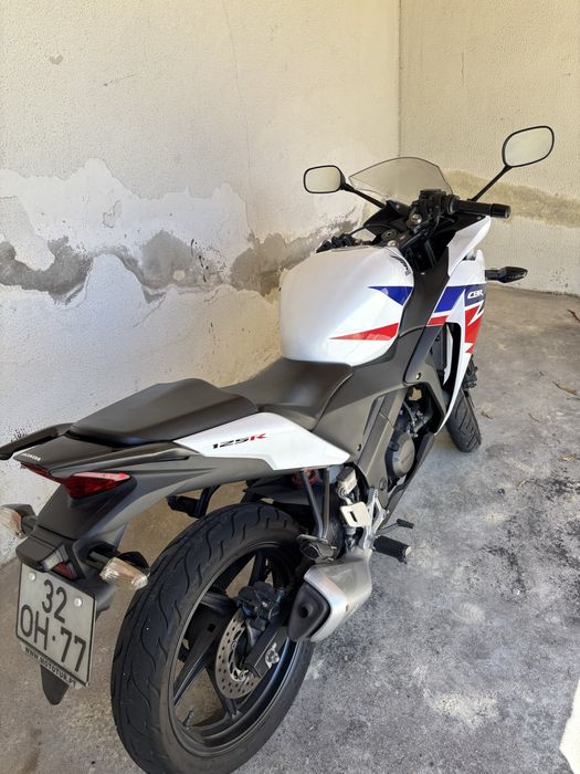 Cbr 125r com 15000 km