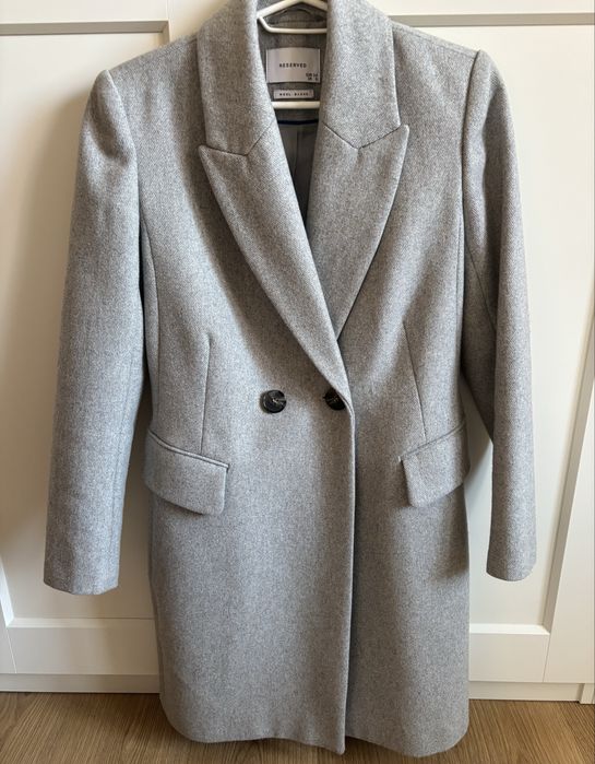 Wełniany płaszcz Reserved