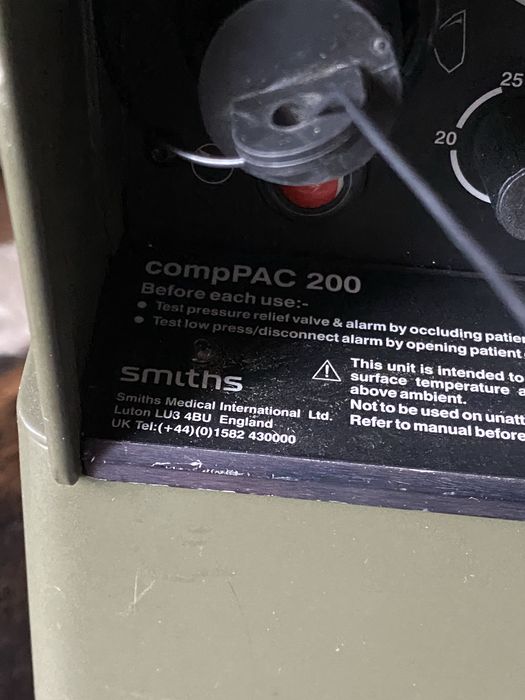 Апарат ИВЛ транспортный Smiths Medical  Pneupac  CompPAC 200 военный