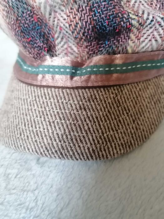 Kaszkiet w kratkę lekko ocieplany