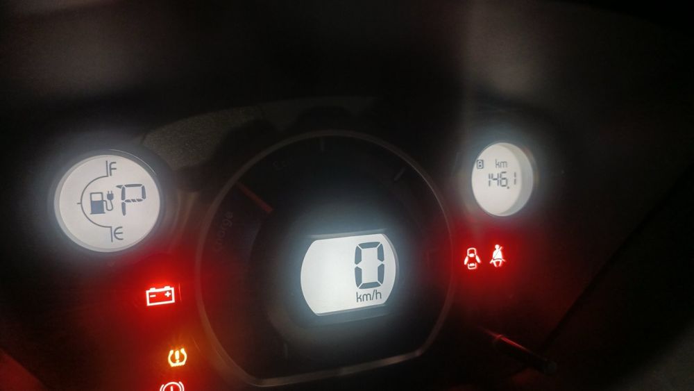 Пежо іон 2016 р.  Peugeot iOn електричка