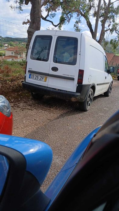 Opel Combo 1.3 - Economica e confortável