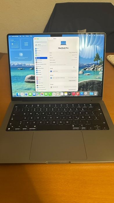 MacBook Pro 14",