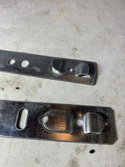 Анкерні пластини кріплення М/П вікна REHAU