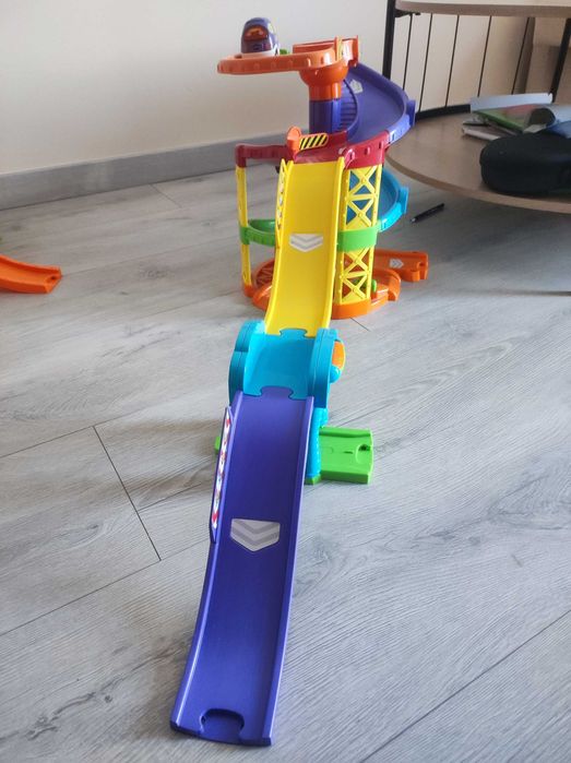 Vtech, Tut Tut Autka, Wieża parkingowa, zestaw